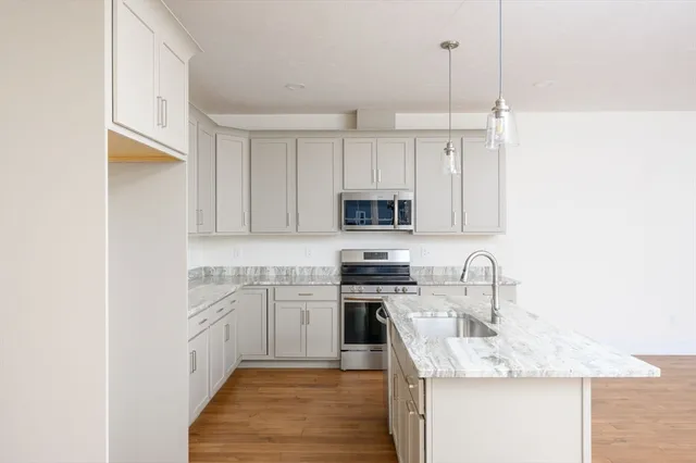 $649,000 | 7 Hayford Trail, Unit 12, Hanson, MA 02341