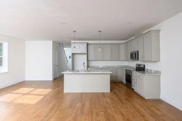 $649,000 | 7 Hayford Trail, Unit 12, Hanson, MA 02341