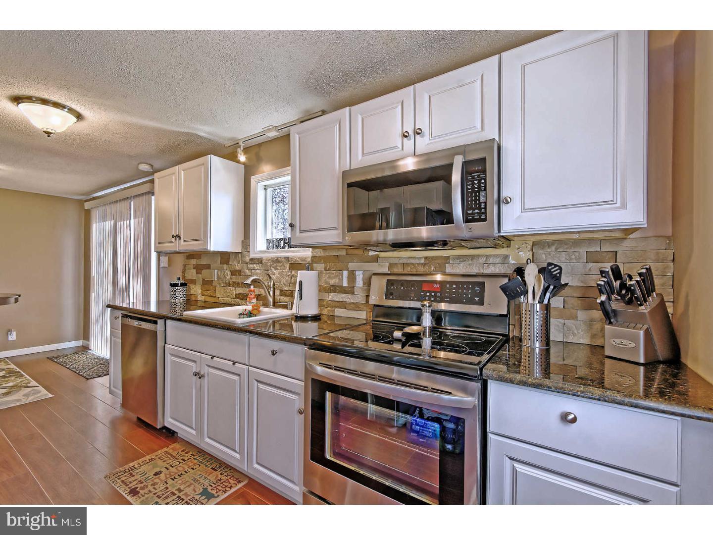 374 North Hook Road Pennsville, NJ 08070 - Photo 11 of 25 Kitchen