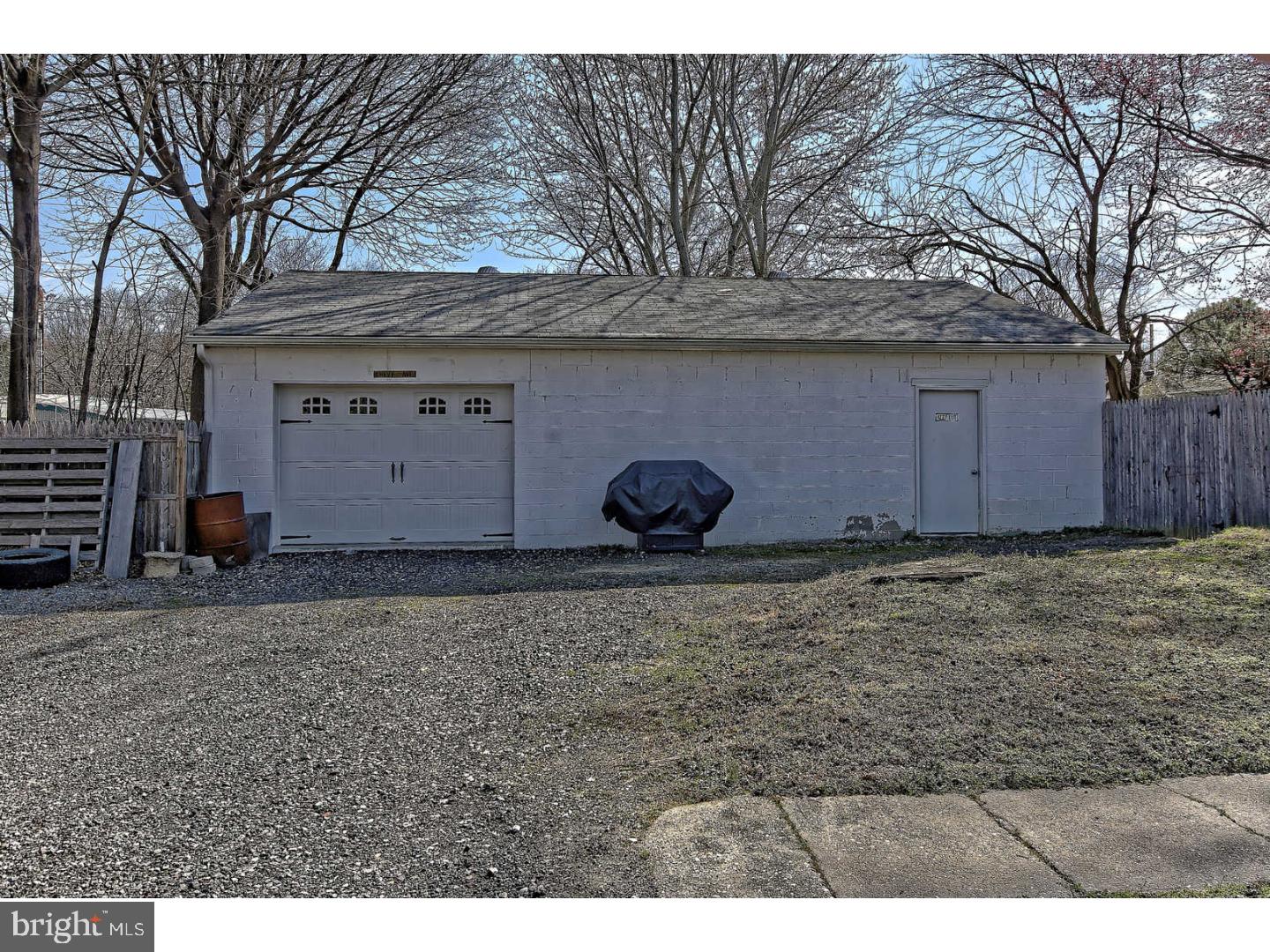 374 North Hook Road Pennsville, NJ 08070 - Photo 25 of 25 Garage