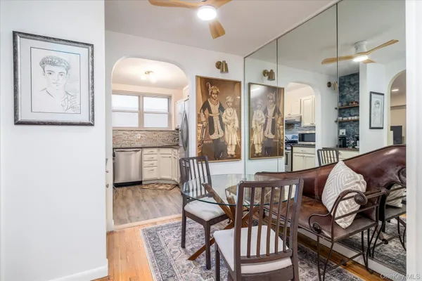 $4,125 | 2 Fowler Avenue, Unit 211, Lynbrook, NY 11563