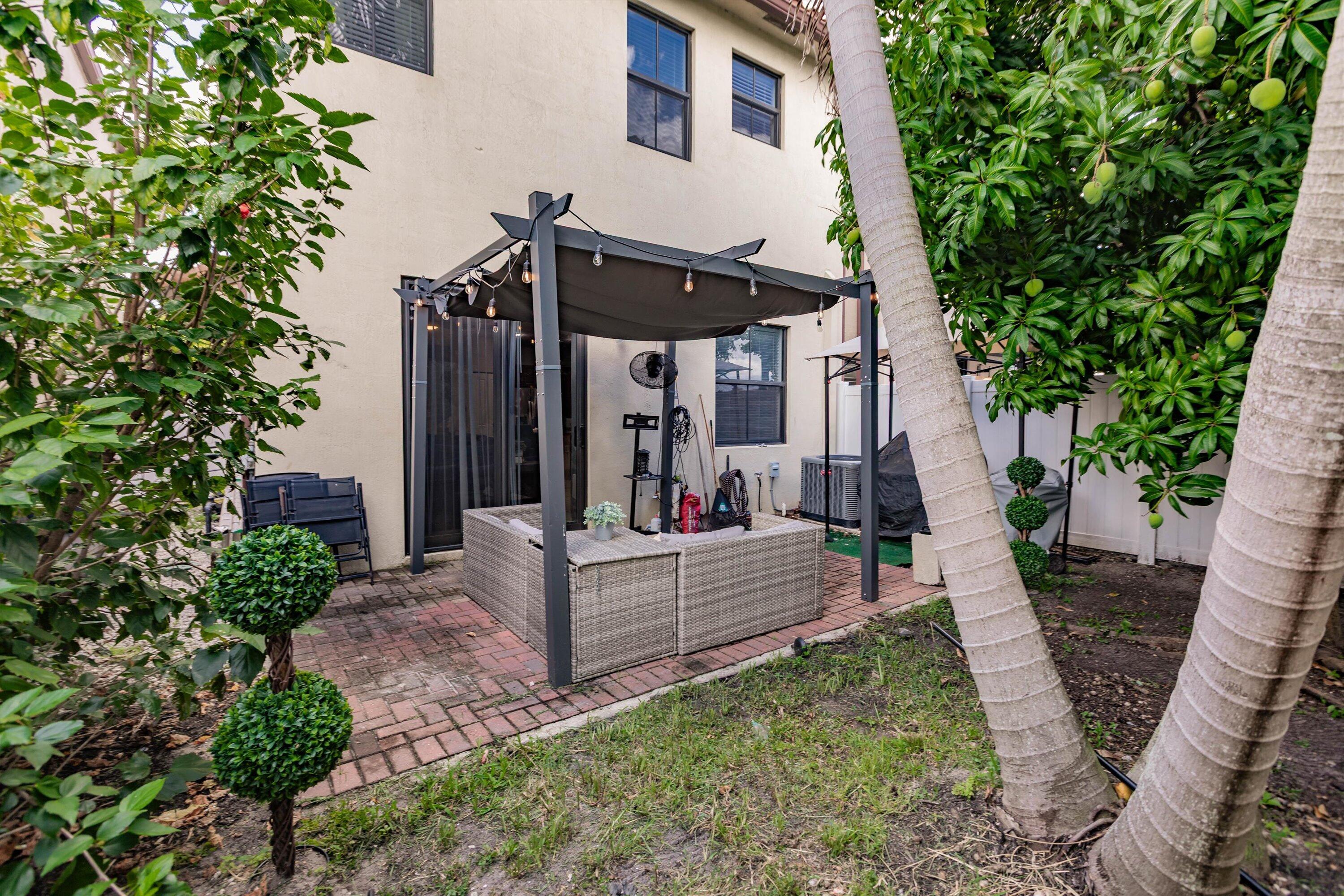 6026 Pine Tree Way, Unit 6026 Riviera Beach, FL 33410 - Photo 22 of 31 24-Property Photo 024