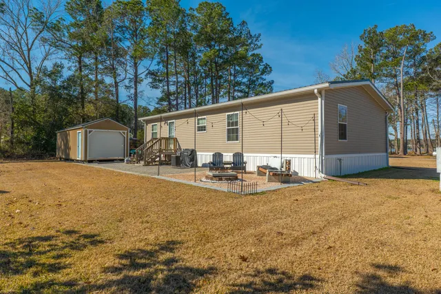 $329,000 | 627 Lakeside Drive, Moncks Corner, SC 29461
