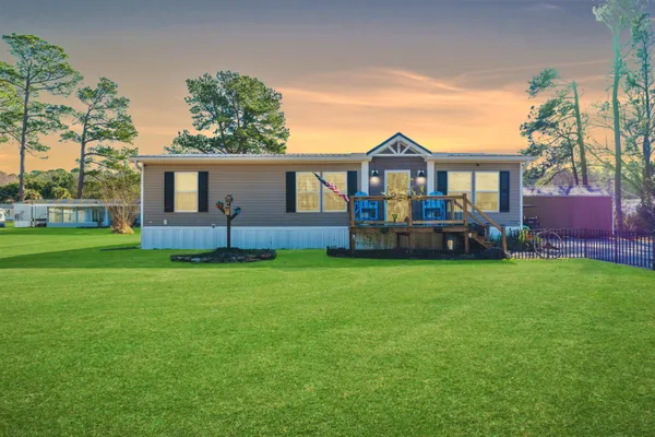 $329,000 | 627 Lakeside Drive, Moncks Corner, SC 29461