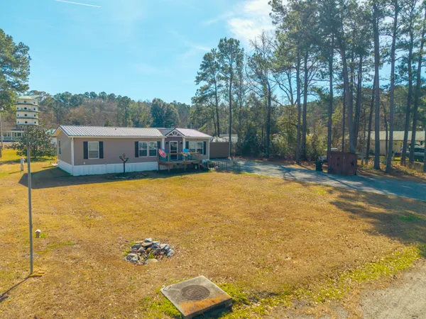 $329,000 | 627 Lakeside Drive, Moncks Corner, SC 29461