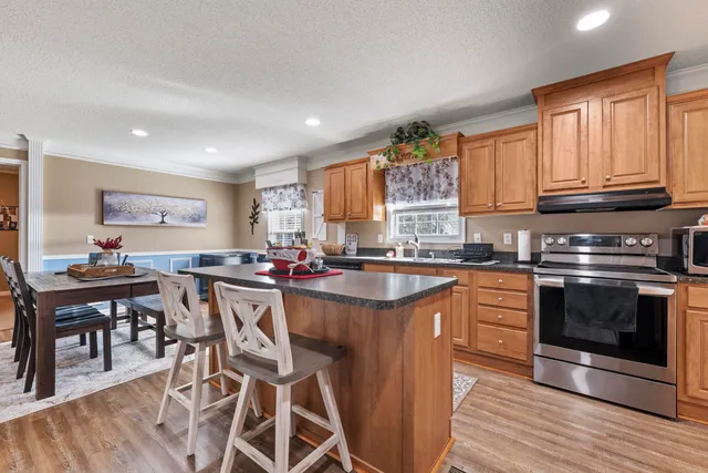 $329,000 | 627 Lakeside Drive, Moncks Corner, SC 29461