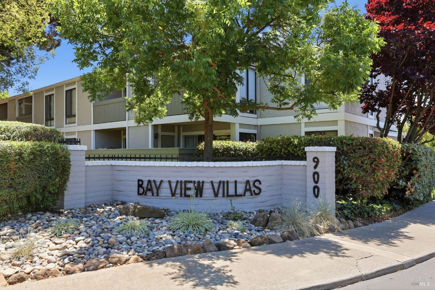 900 Southampton Road, Unit 169 Benicia, CA 94510 - Photo 1 of 21 a front view of a house with garden