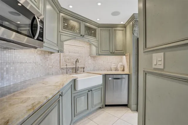 $750,000 | 1340 South Ocean Boulevard, Unit 807, Pompano Beach, FL 33062