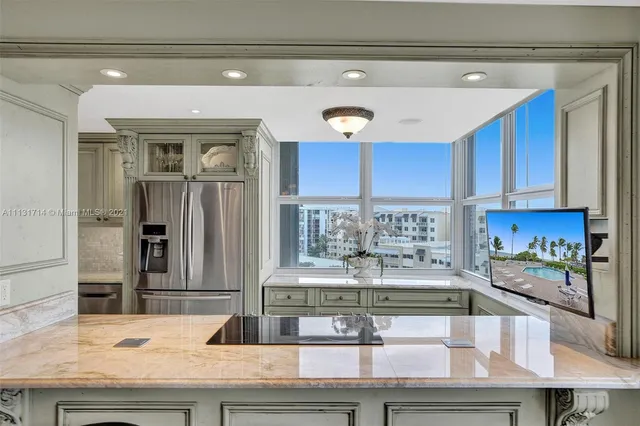 $750,000 | 1340 South Ocean Boulevard, Unit 807, Pompano Beach, FL 33062