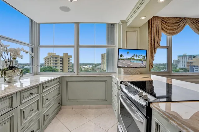 $750,000 | 1340 South Ocean Boulevard, Unit 807, Pompano Beach, FL 33062