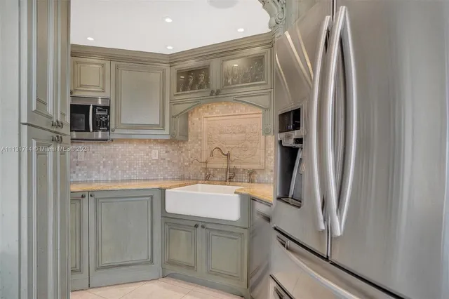 $750,000 | 1340 South Ocean Boulevard, Unit 807, Pompano Beach, FL 33062