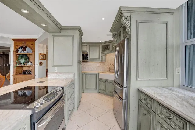 $750,000 | 1340 South Ocean Boulevard, Unit 807, Pompano Beach, FL 33062