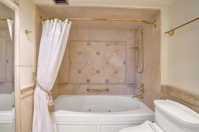 $750,000 | 1340 South Ocean Boulevard, Unit 807, Pompano Beach, FL 33062