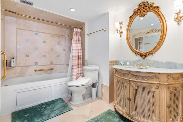 $750,000 | 1340 South Ocean Boulevard, Unit 807, Pompano Beach, FL 33062