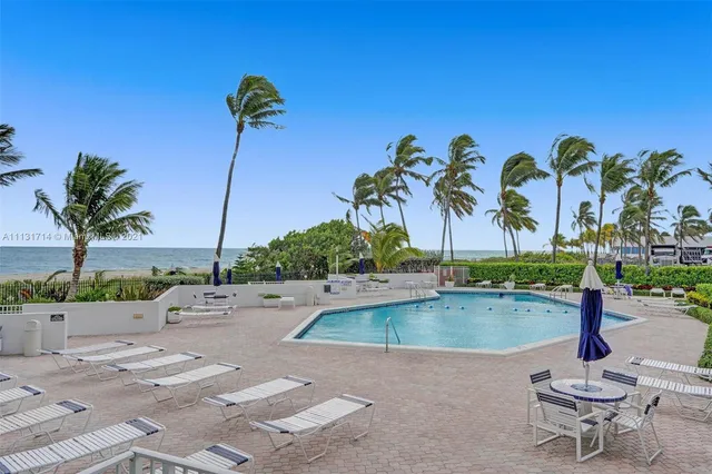 $750,000 | 1340 South Ocean Boulevard, Unit 807, Pompano Beach, FL 33062