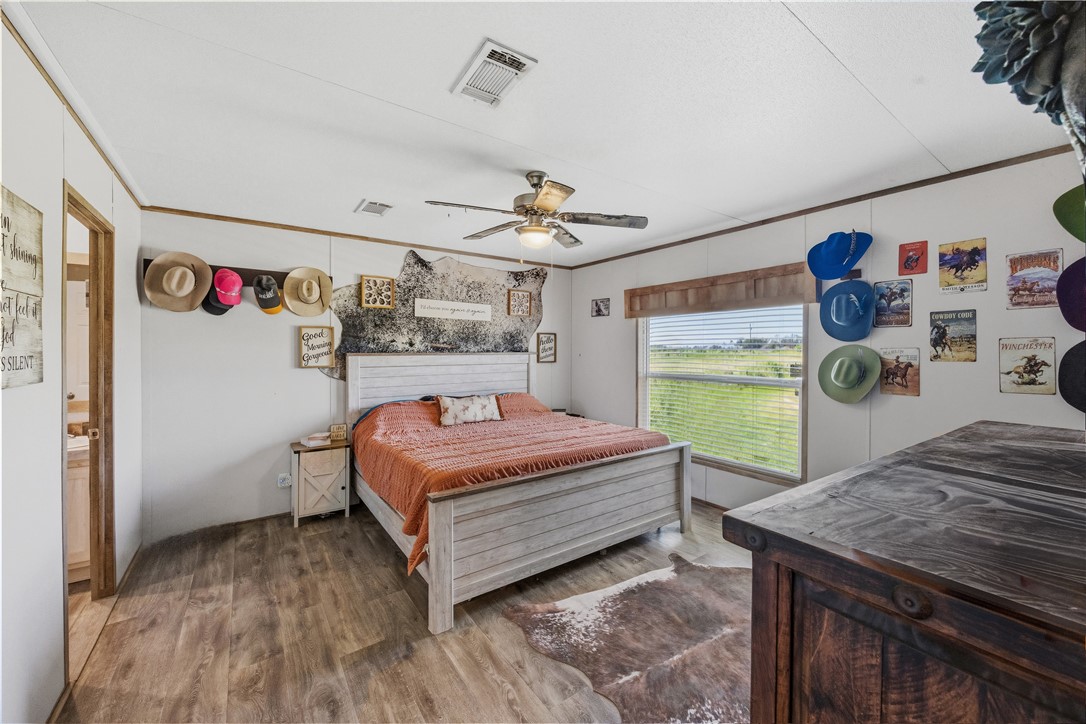 490 Hernandez Road Poteet, TX 78065 - Photo 22 of 36