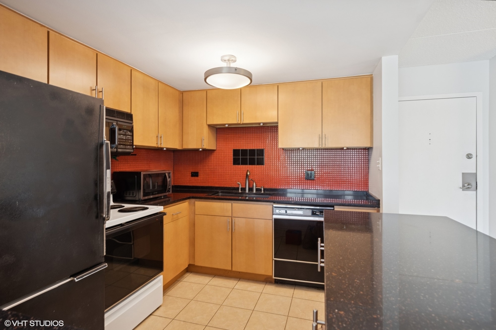 2015 South Finley Road, Unit 304 Lombard, IL 60148 - Photo 8 of 31 Gallery Image 8