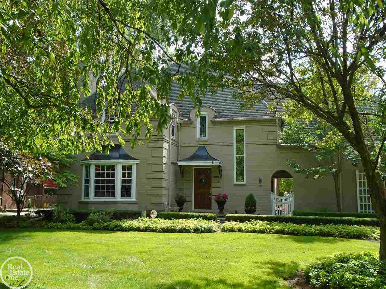 671 Westchester Road Grosse Pointe, MI 48230 - Photo 3 of 71 31350780-2.JPG