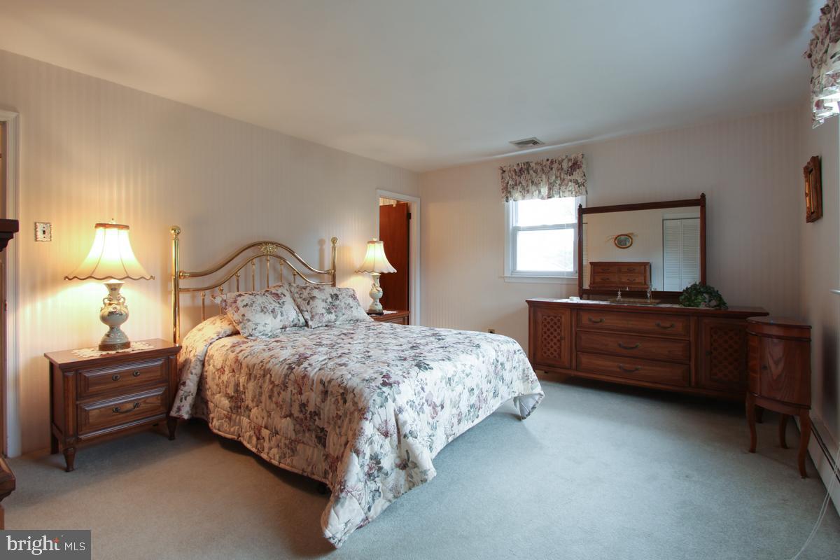 2403 Steven Road Huntingdon Valley, PA 19006 - Photo 23 of 43