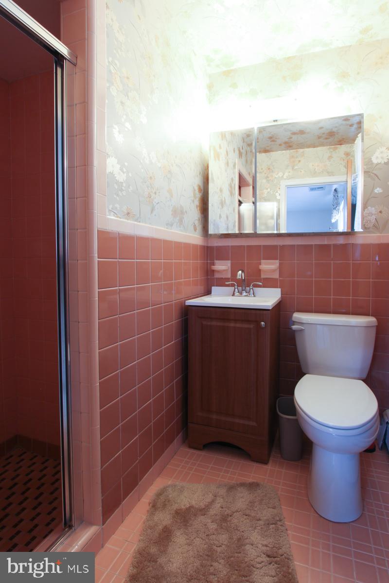2403 Steven Road Huntingdon Valley, PA 19006 - Photo 25 of 43
