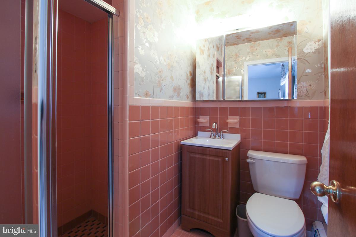 2403 Steven Road Huntingdon Valley, PA 19006 - Photo 26 of 43