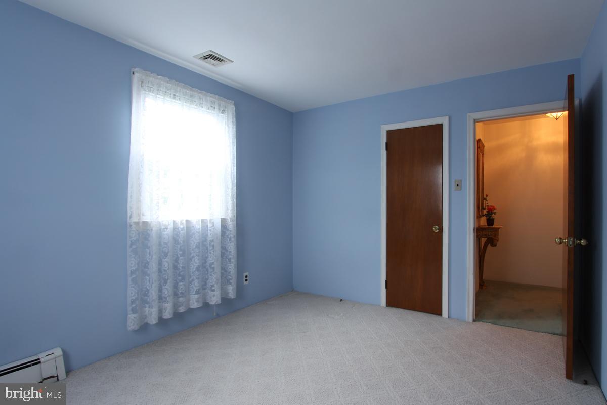 2403 Steven Road Huntingdon Valley, PA 19006 - Photo 28 of 43