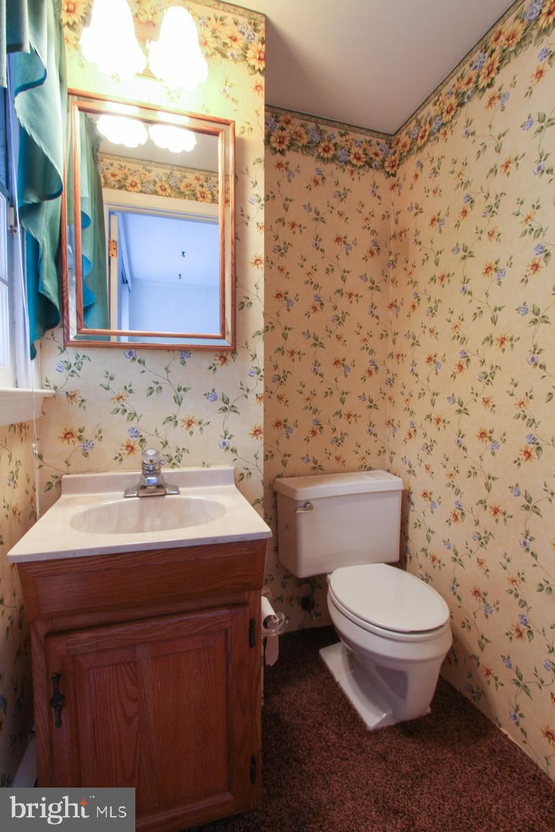 2403 Steven Road Huntingdon Valley, PA 19006 - Photo 32 of 43