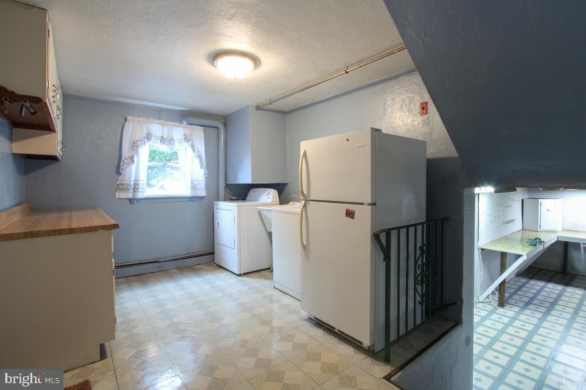 2403 Steven Road Huntingdon Valley, PA 19006 - Photo 33 of 43
