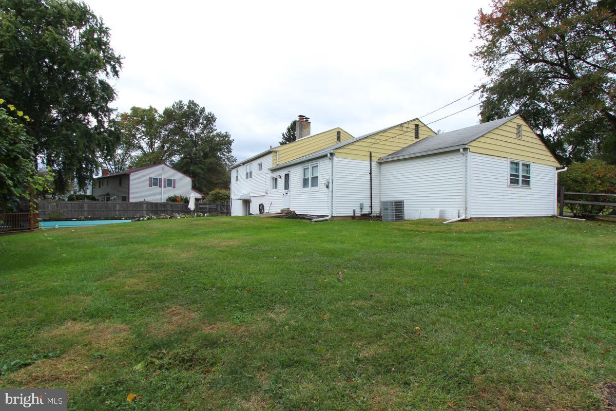 2403 Steven Road Huntingdon Valley, PA 19006 - Photo 39 of 43