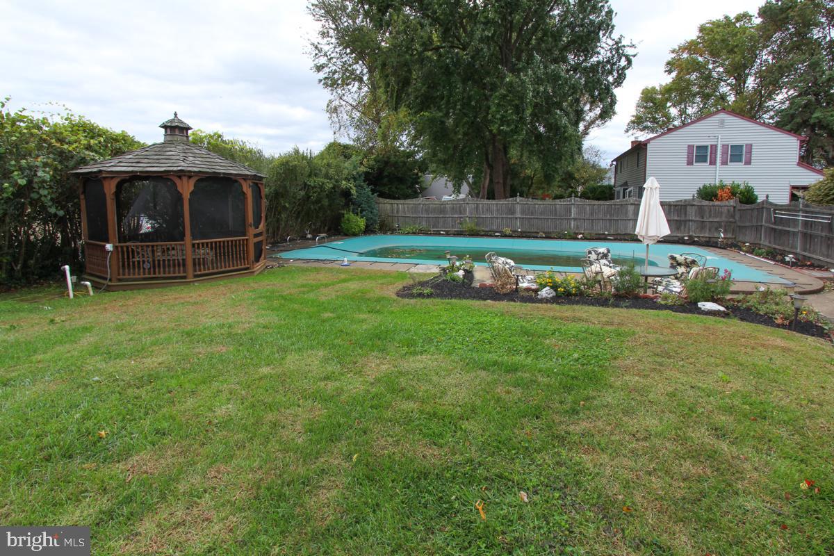 2403 Steven Road Huntingdon Valley, PA 19006 - Photo 41 of 43