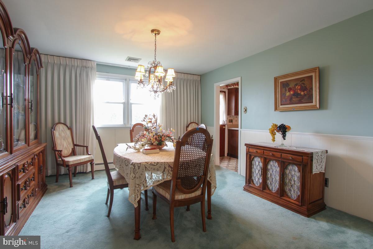 2403 Steven Road Huntingdon Valley, PA 19006 - Photo 7 of 43