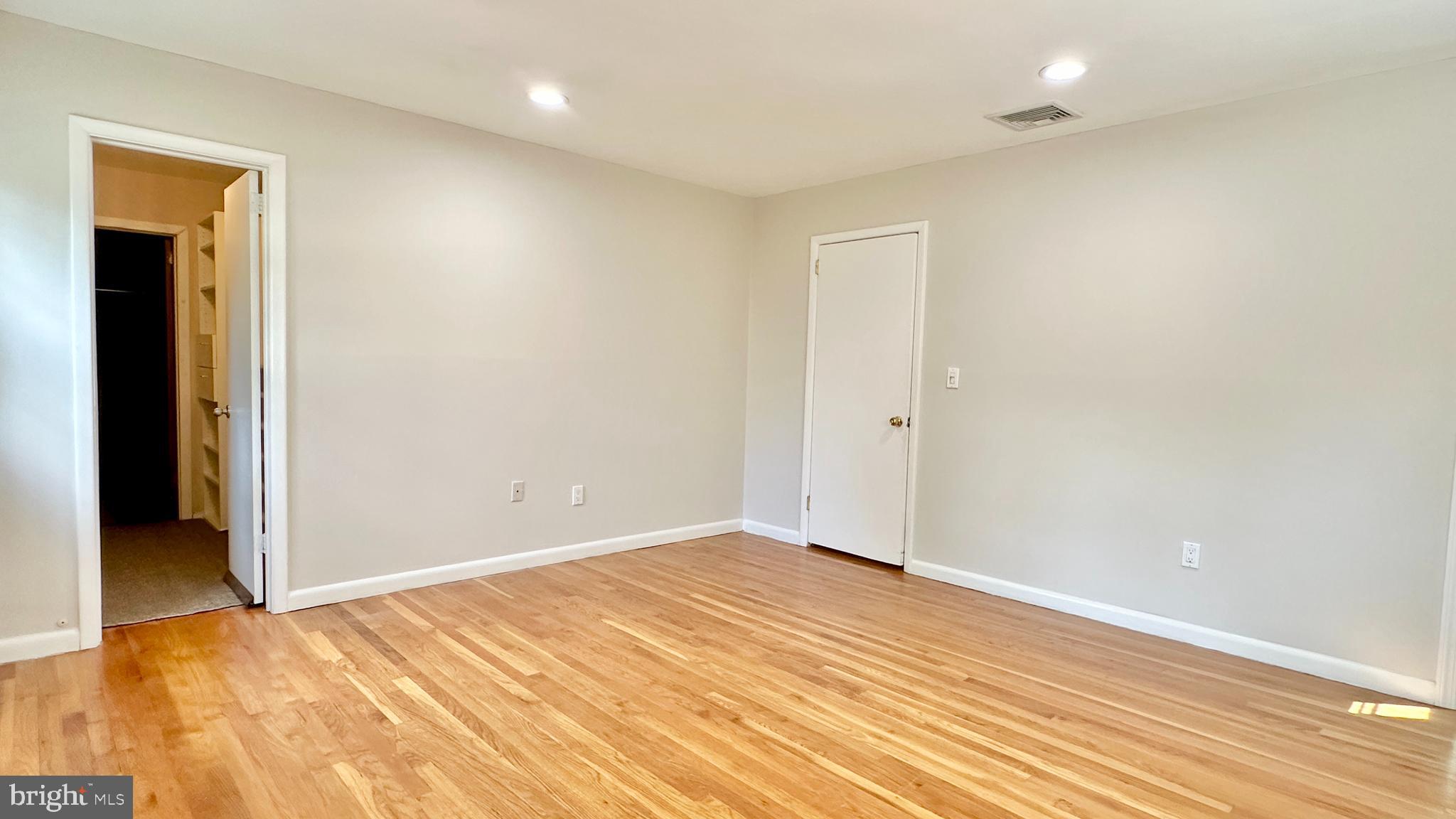 396 Riverside Drive Princeton, NJ 08540 - Photo 8 of 29