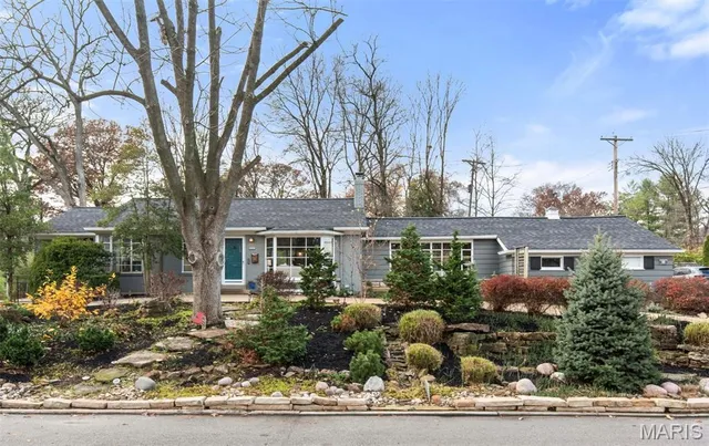 $439,000 | 581 West Lockwood Avenue, Webster Groves, MO 63119