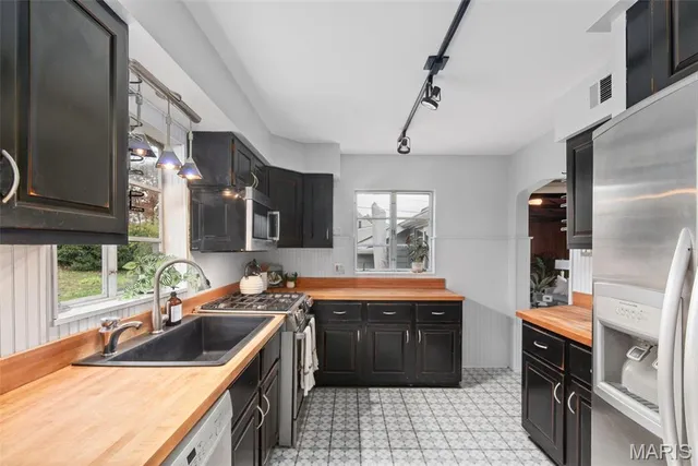 $439,000 | 581 West Lockwood Avenue, Webster Groves, MO 63119