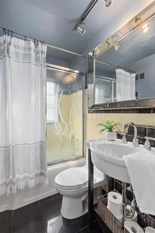 $439,000 | 581 West Lockwood Avenue, Webster Groves, MO 63119