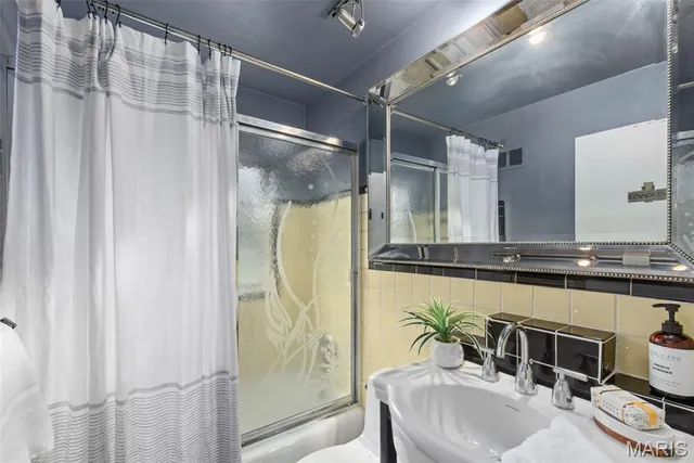 $439,000 | 581 West Lockwood Avenue, Webster Groves, MO 63119