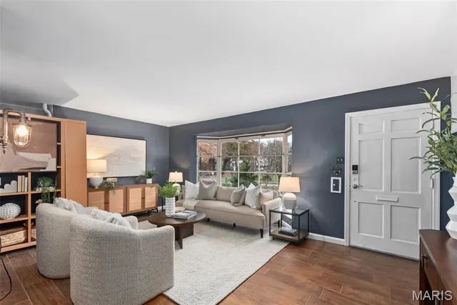 $439,000 | 581 West Lockwood Avenue, Webster Groves, MO 63119