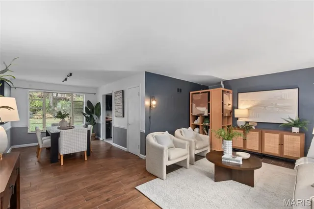 $439,000 | 581 West Lockwood Avenue, Webster Groves, MO 63119