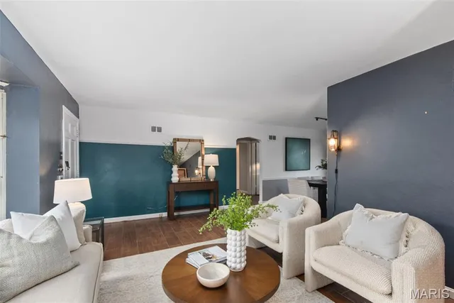 $439,000 | 581 West Lockwood Avenue, Webster Groves, MO 63119