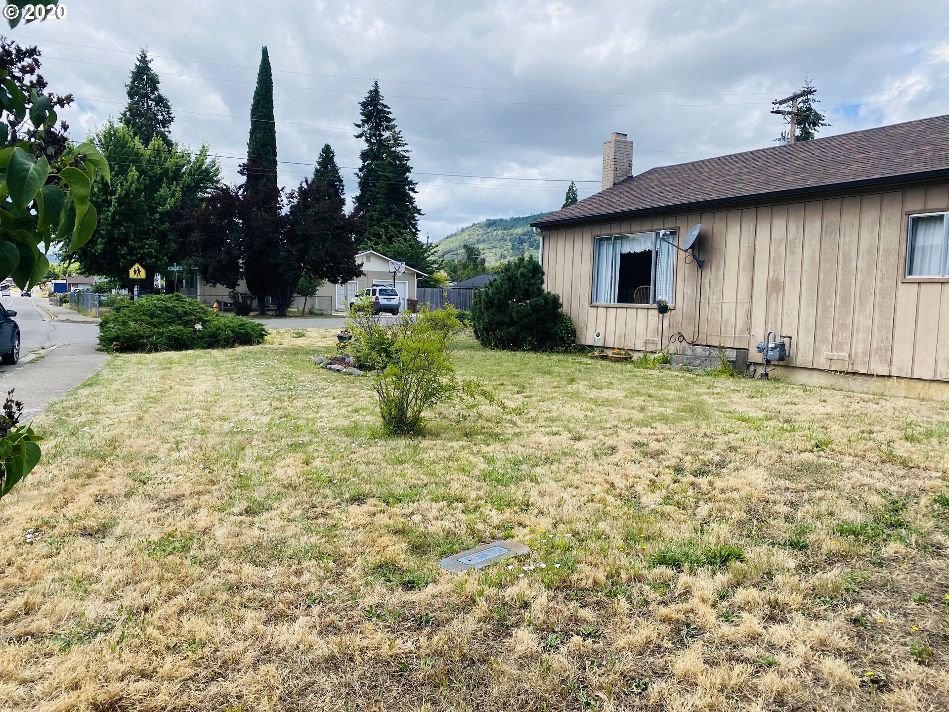 110 Cherry Street Riddle, OR 97469 - Photo 3 of 12