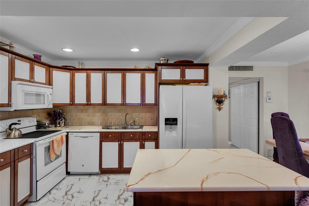 334 Brittany Avenue, Unit 334 Delray Beach, FL 33446 - Photo 4 of 8