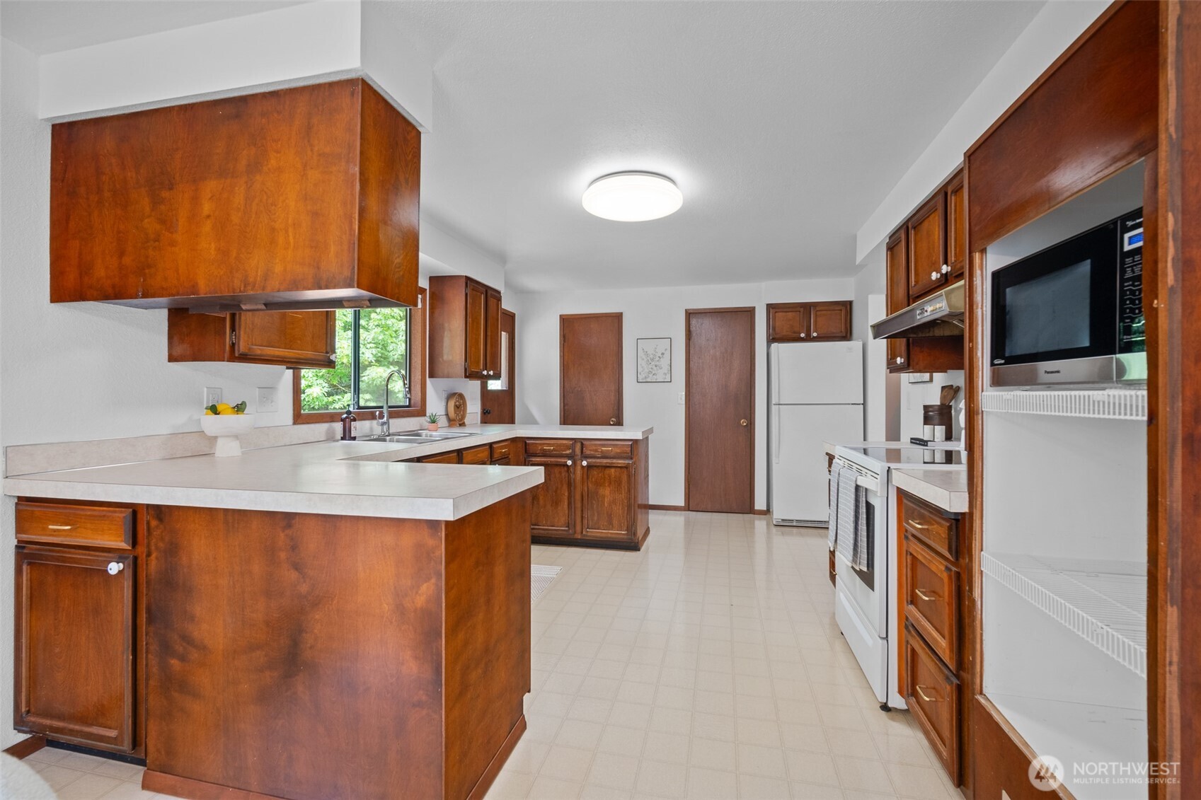 2357 Yew Street Road Bellingham, WA 98229 - Photo 10 of 40