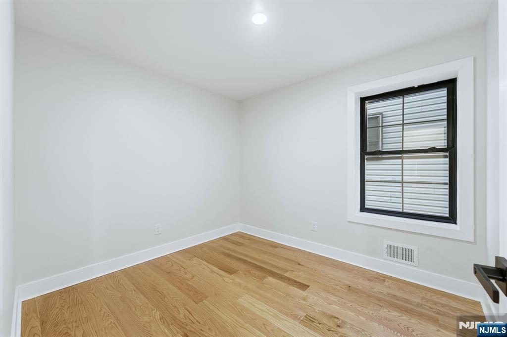 749 South 11th Street Newark, NJ 07103 - Photo 12 of 40