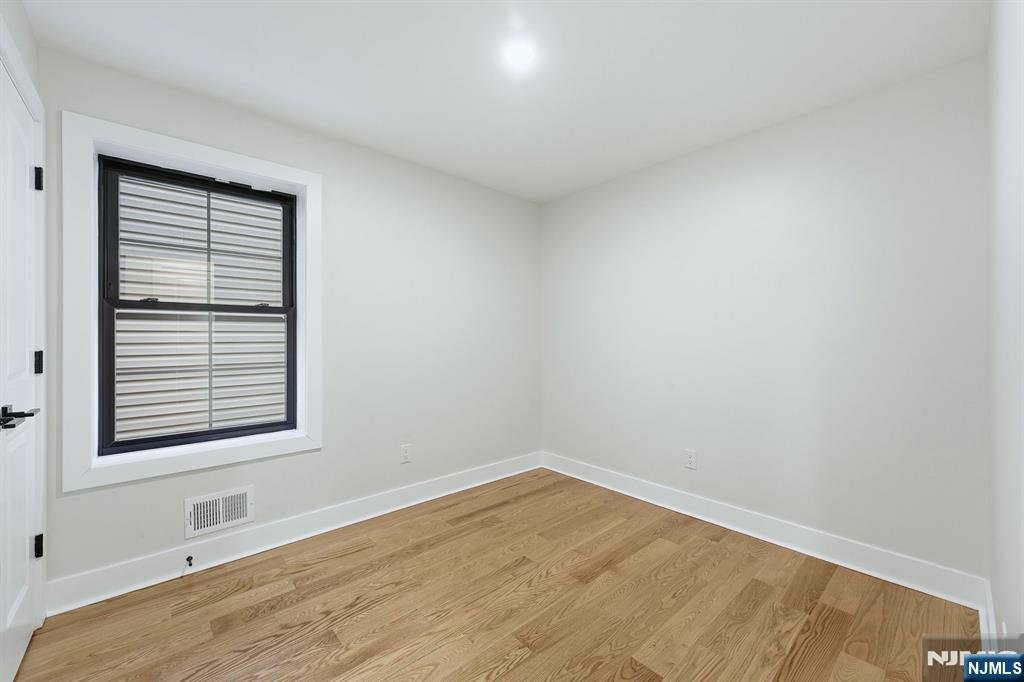 749 South 11th Street Newark, NJ 07103 - Photo 14 of 40