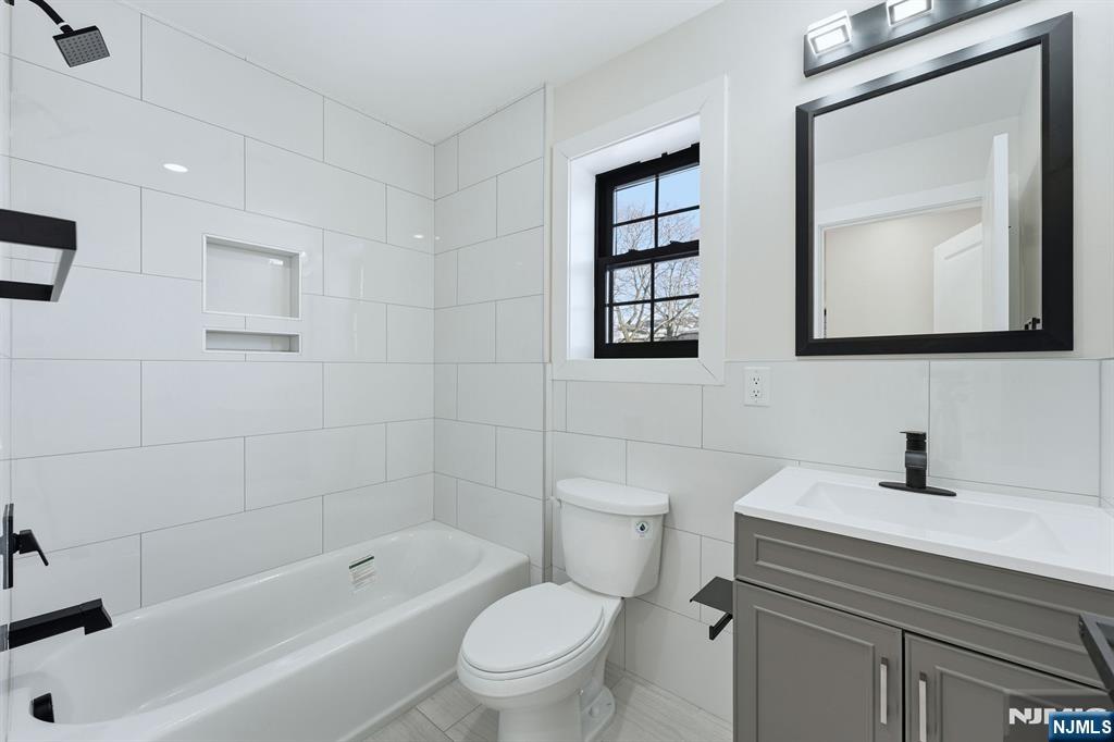 749 South 11th Street Newark, NJ 07103 - Photo 18 of 40