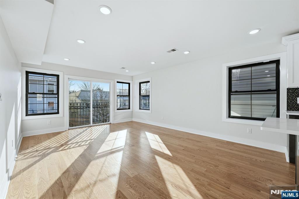 749 South 11th Street Newark, NJ 07103 - Photo 29 of 40