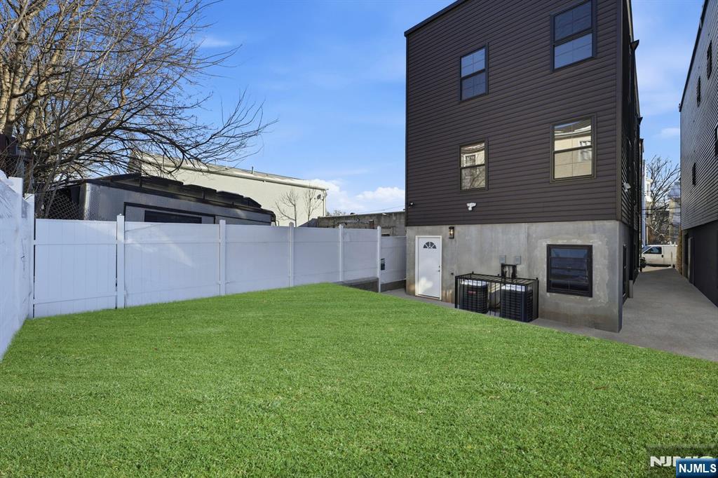 749 South 11th Street Newark, NJ 07103 - Photo 40 of 40