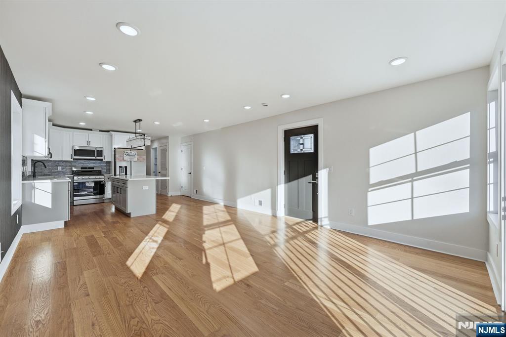 749 South 11th Street Newark, NJ 07103 - Photo 6 of 40