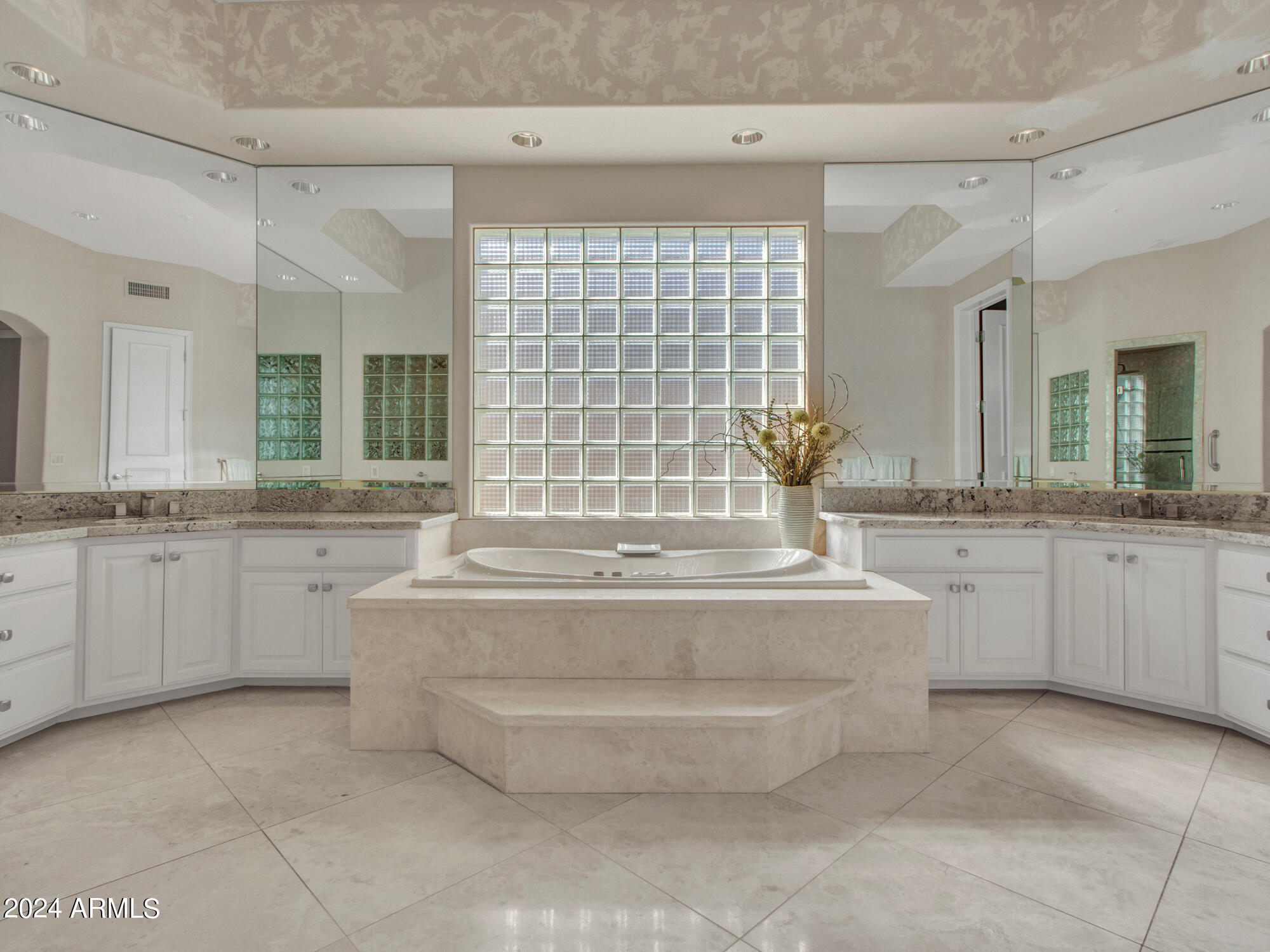 7375 East Gainey Ranch Road, Unit 2 Scottsdale, AZ 85258 - Photo 51 of 79 Master Bath