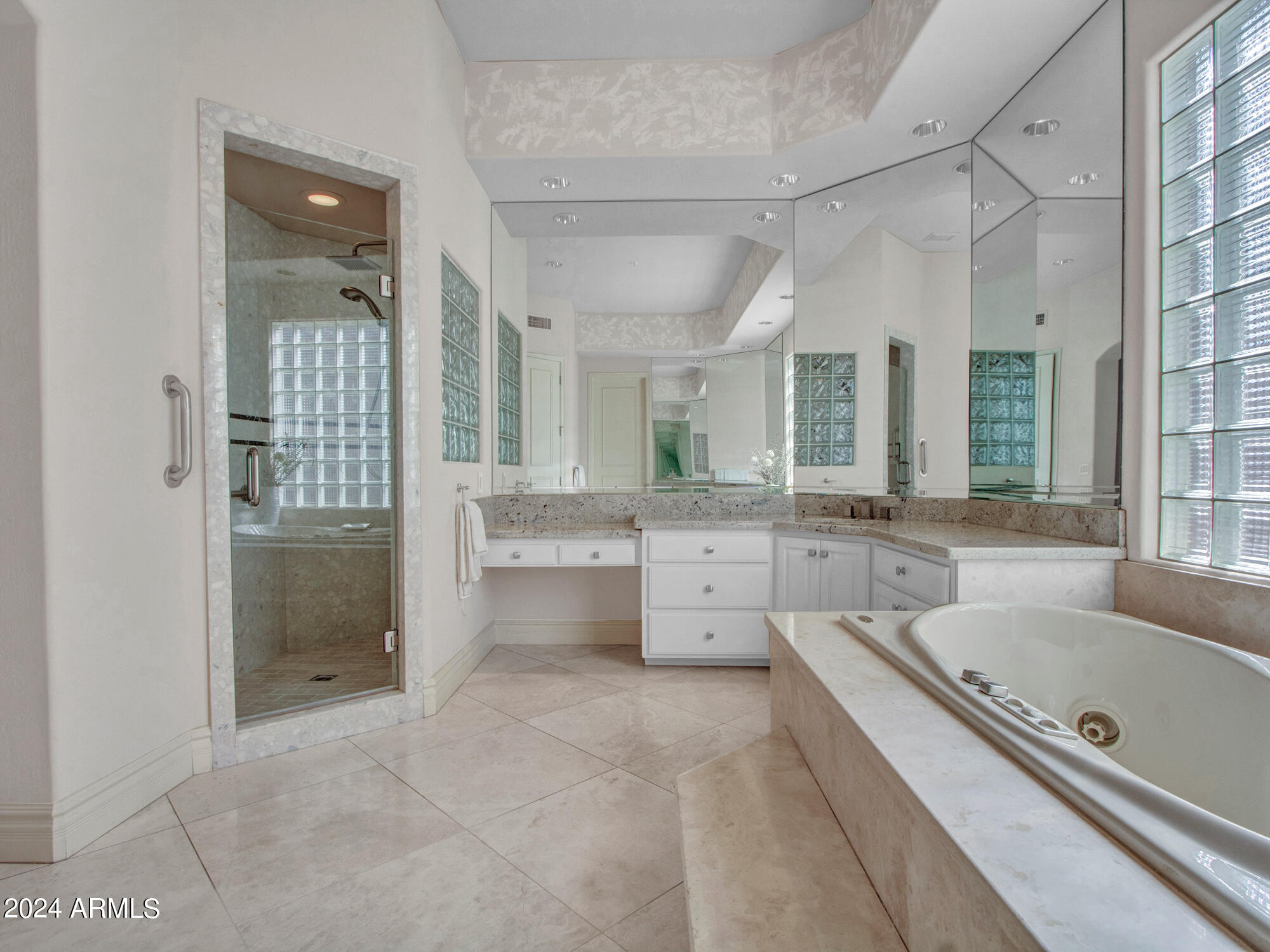 7375 East Gainey Ranch Road, Unit 2 Scottsdale, AZ 85258 - Photo 52 of 79 Master Bath